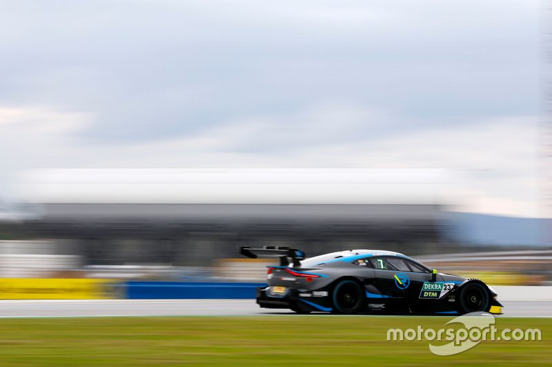 № 23 – Даниэль Хункаделья, Aston Martin Vantage AMR, команда – R-Motorsport