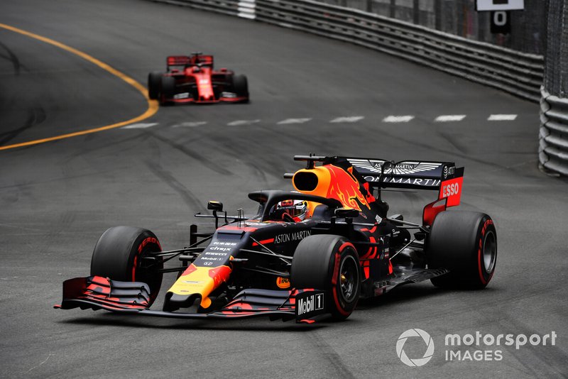 Tizenegy futam után Verstappen először nem tudta megelőzni egyik Ferrarit sem.