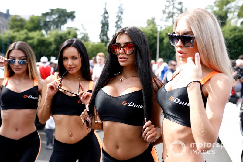 Дівчата G-Drive