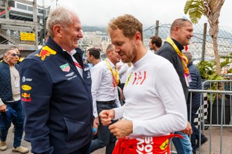 Helmut Markko, Consultant, Red Bull Racing, con Sebastian Vettel, Ferrari