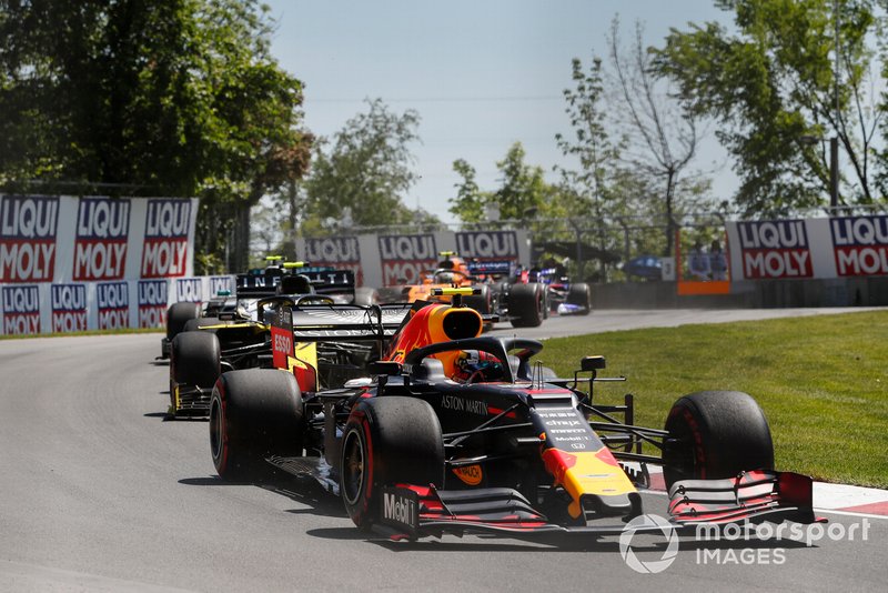 Pierre Gasly, Red Bull Racing RB15, Nico Hulkenberg, Renault F1 Team R.S. 19