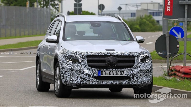 Шпигунське фото Mercedes GLB 2020 року