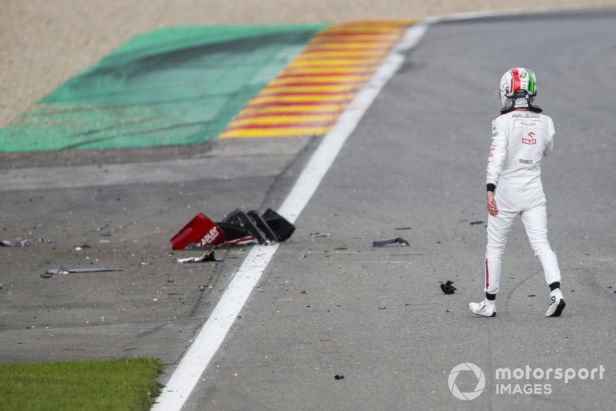 Der Unfall von Giovinazzi und Russell