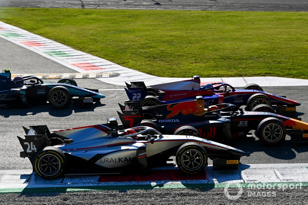 Nikita Mazepin, Hitech Grand Prix, Yuki Tsunoda, Carlin e Roy Nissany, Trident lottano
