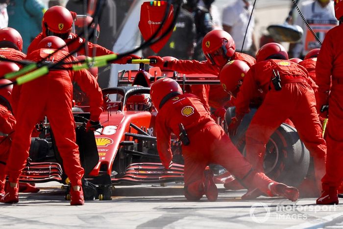 Charles Leclerc, Ferrari SF1000, en pits