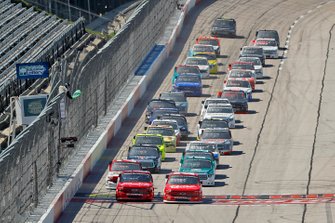 Sheldon Creed, GMS Racing, Chevrolet Silverado and Brett Moffitt, GMS Racing, Chevrolet Silverado lead the field at the start of the race