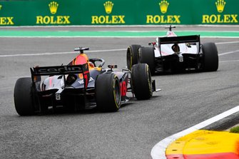 Nikita Mazepin, Hitech Grand Prix, leads Yuki Tsunoda, Carlin
