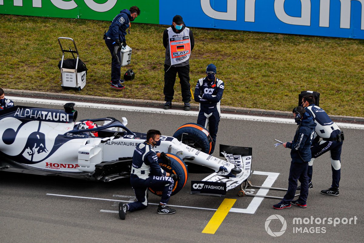 Daniil Kvyat, AlphaTauri AT01, sulla griglia di partenza