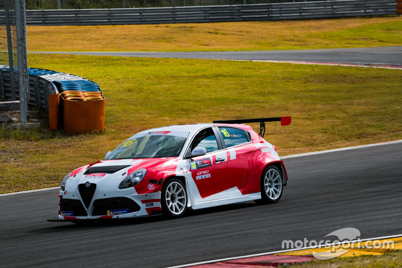 Xia Yi Lin, Freely Racing, Alfa Romeo Giulietta TCR