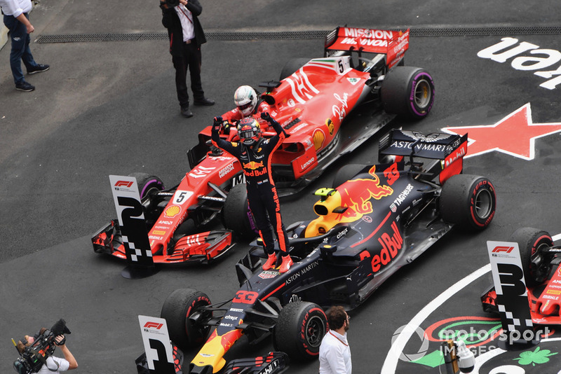 Max Verstappen, Red Bull Racing RB14 celebra en Parc Ferme