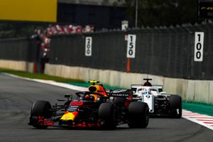 Max Verstappen, Red Bull Racing RB14, leads Marcus Ericsson, Sauber C37