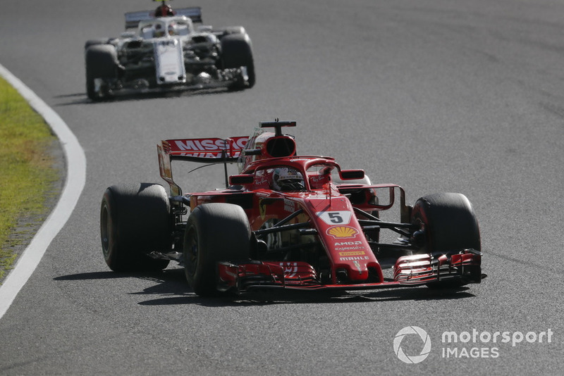 Sebastian Vettel, Ferrari SF71H y Charles Leclerc, Sauber C37
