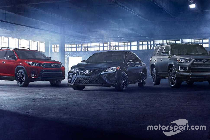Toyota Camry та Highlander Nightshade