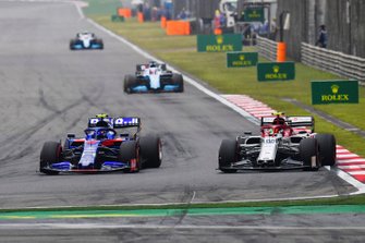 Alexander Albon, Toro Rosso STR14, Antonio Giovinazzi, Alfa Romeo Racing C38, George Russell, Williams Racing FW42, en Kimi Raikkonen, Alfa Romeo Racing C38