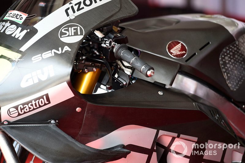 Cal Crutchlow, LCR Honda Castrol, rear thumb break