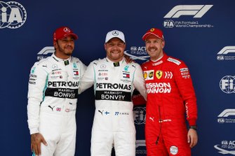 Polesitter Valtteri Bottas, Mercedes AMG F1, tweede Lewis Hamilton, Mercedes AMG F1, derde Sebastian Vettel, Ferrari