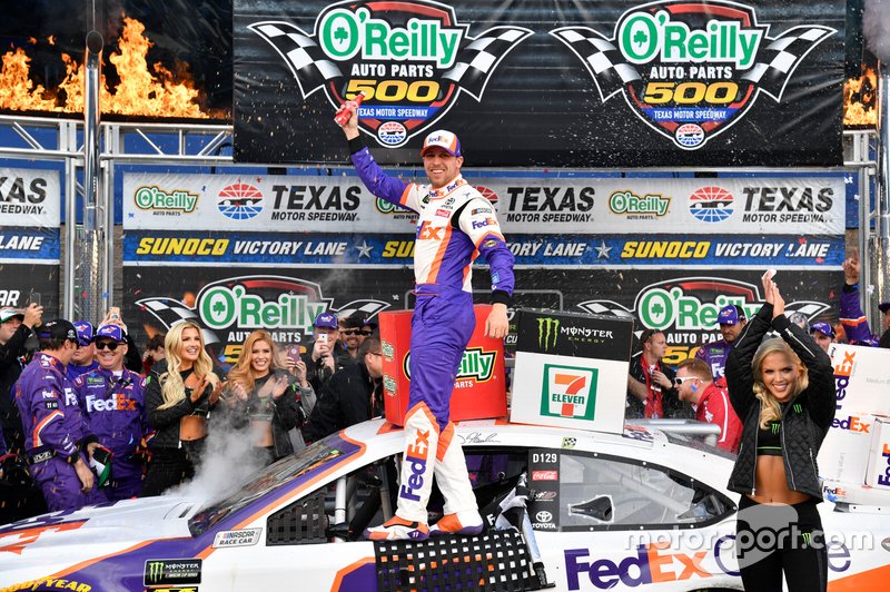 Race Winner Denny Hamlin, Joe Gibbs Racing, Toyota Camry FedEx Office