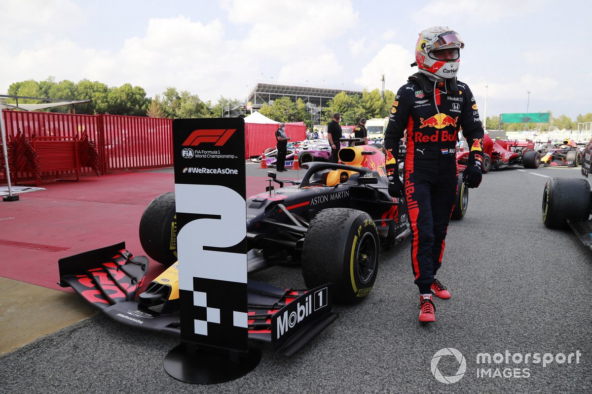 Segundo lugar Max Verstappen, Red Bull Racing celebra