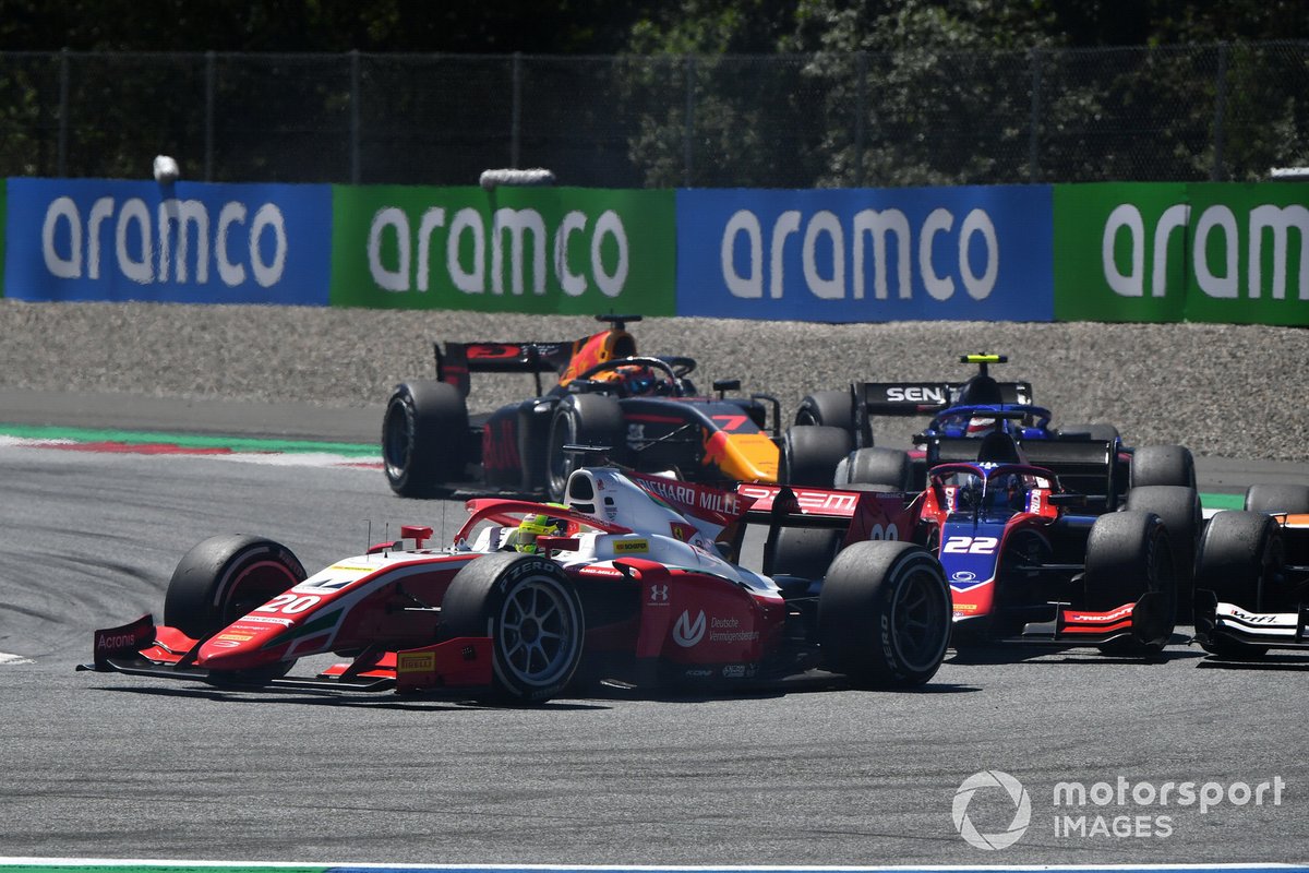 Mick Schumacher, Prema Racing, precede Roy Nissany, Trident, e Yuki Tsunoda, Carlin