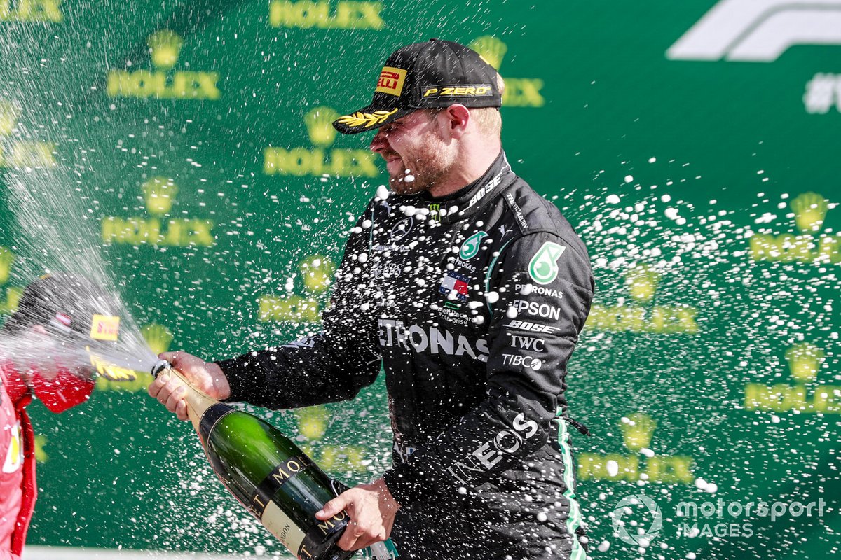 Podio: ganador de la carrera Valtteri Bottas, Mercedes-AMG Petronas F1