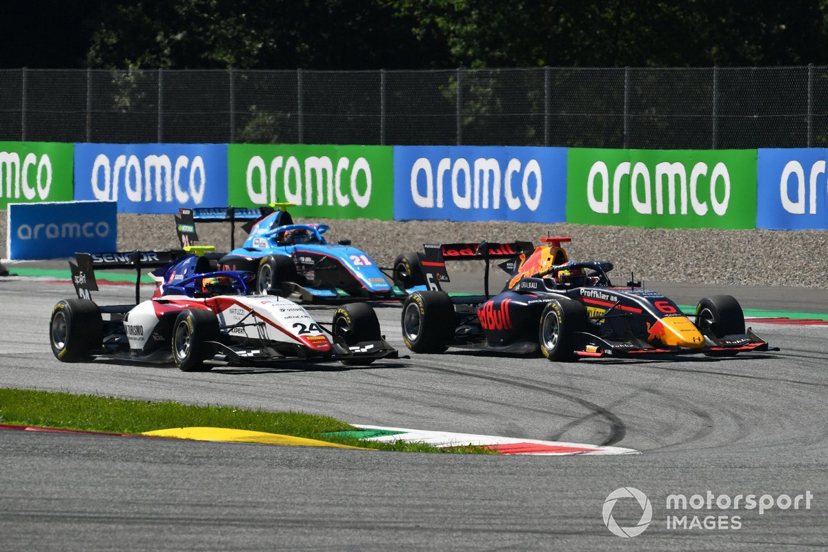Igor Fraga, Charouz Racing System, precede Dennis Hauger, Hitech Grand Prix, Federico Malvestiti, Jenzer Motorsport