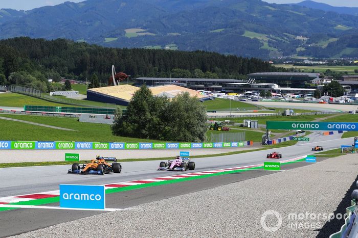 Lando Norris, McLaren MCL35, Sergio Pérez, Racing Point RP20