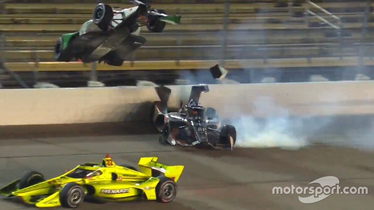 Acidente entre Colton Herta e Rinus Veekay