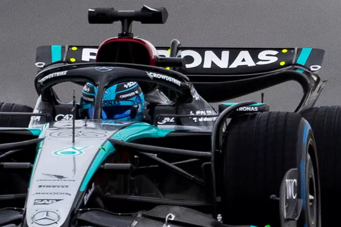 Alerón trasero Mercedes W15