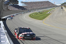 Clint Bowyer, Stewart-Haas Racing Ford, Brad Keselowski, Team Penske Ford
