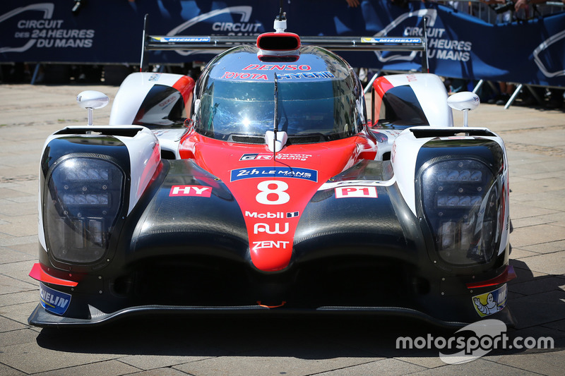 #8 Toyota Gazoo Racing Toyota TS050 Hybrid: Anthony Davidson, Sébastien Buemi, Kazuki Nakajima