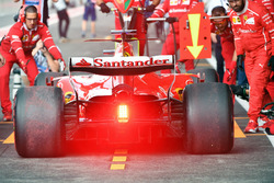 Sebastian Vettel, Ferrari SF70H pit stop