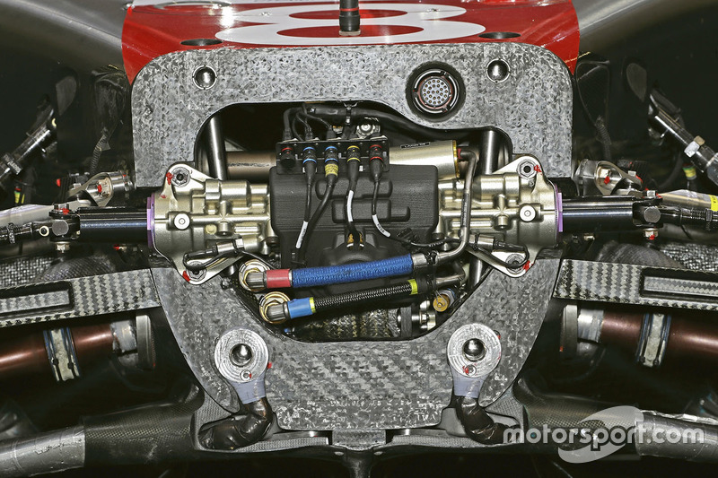 L'avant de la #8 Audi Sport Team Joest Audi R18