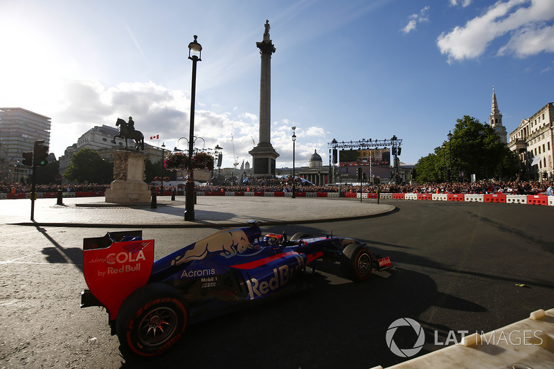 Carlos Sainz Jr., Scuderia Toro Rosso