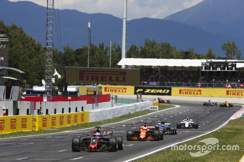 Romain Grosjean, Haas F1 Team VF-17, Fernando Alonso, McLaren MCL32, Pascal Wehrlein, Sauber C36-Ferrari, Lance Stroll, Williams FW40