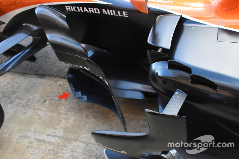 Detalle de bargeboard de McLaren MCL32