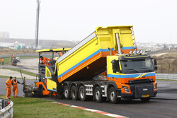 Nieuwe asfaltlaag op Circuit Park Zandvoort