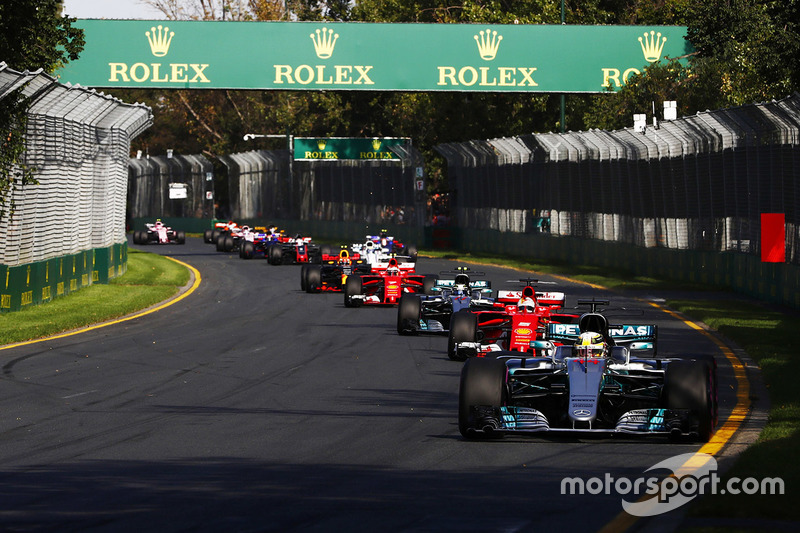 Lewis Hamilton, Mercedes AMG F1, W08; Sebastian Vettel, Ferrari, SF70H; Valtteri Bottas, Mercedes AM