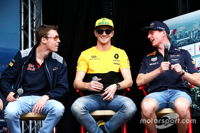 Daniil Kvyat, Scuderia Toro Rosso; Nico Hülkenberg, Renault Sport F1 Team; Max Verstappen, Red Bull 