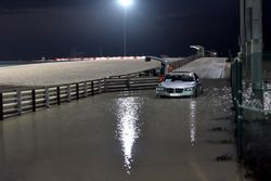 Media shuttle in the water