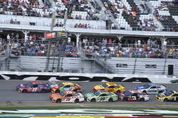 Restart: Denny Hamlin, Joe Gibbs Racing, Toyota