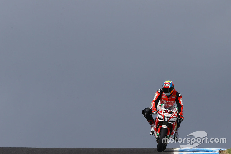 Lorenzo Savadori, Milwaukee Aprilia World Superbike Team