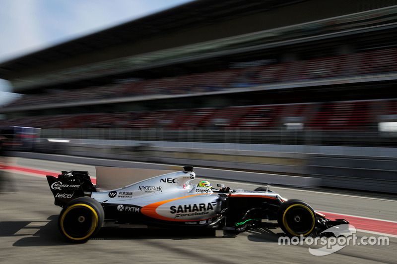 Sergio Perez, Sahara Force India F1 VJM10 quitte les stands
