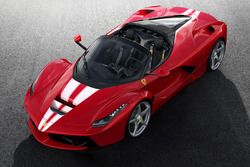 Ferrari LaFerrari Aperta in beneficenza per Save the Children