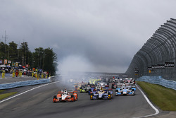Alexander Rossi, Curb Herta - Andretti Autosport Honda, Josef Newgarden, Team Penske Chevrolet mènent au départ