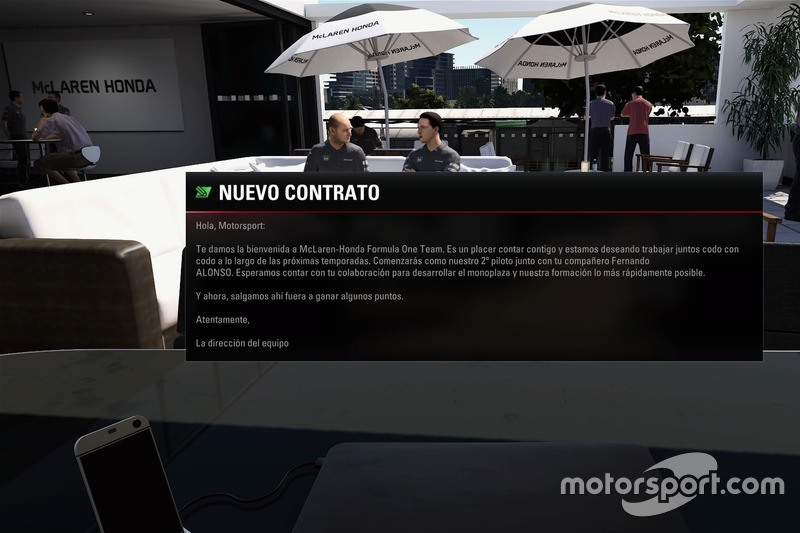 Firma de contrato con McLaren