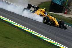 Jolyon Palmer, Renault Sport F1 Team RS16 bloque une roue au freinage