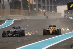 Carlos Sainz Jr., Scuderia Toro Rosso STR11, Jolyon Palmer, Renault Sport F1 Team RS16
