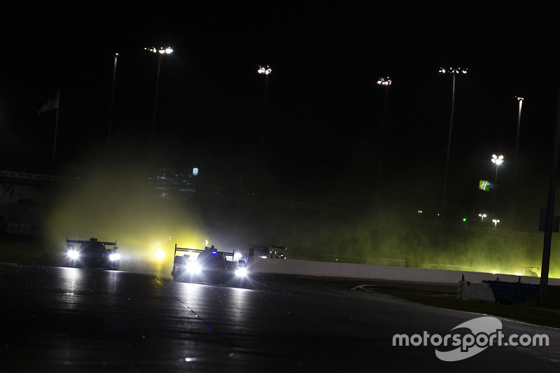 №10 Wayne Taylor Racing Cadillac DPi: Рики Тейлор, Джордан Тейлор, Макс Анжелелли, Джефф Гордон
