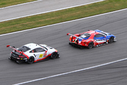 #912 Porsche Team North America Porsche 911 RSR: Kevin Estre, Laurens Vanthoor, Richard Lietz, #67 F