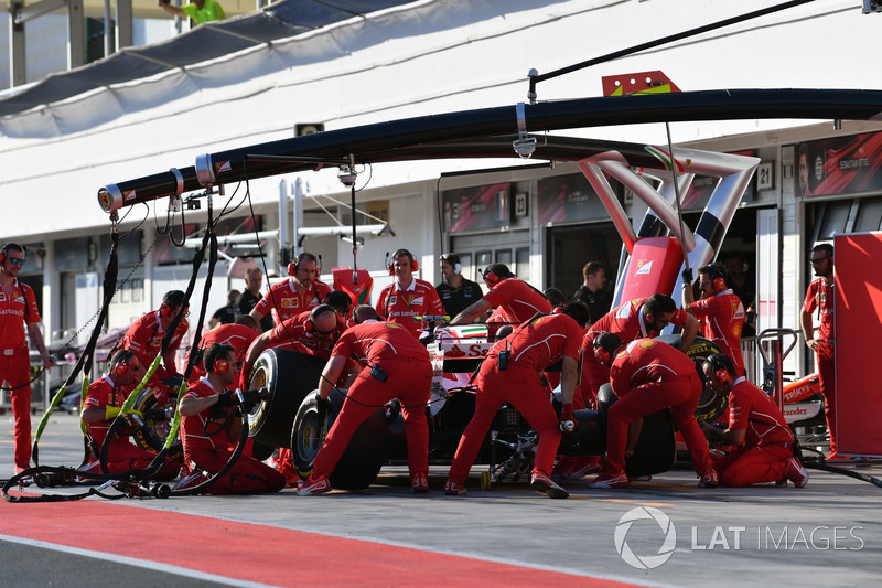 Charles Leclerc, Ferrari SF70H pit stop